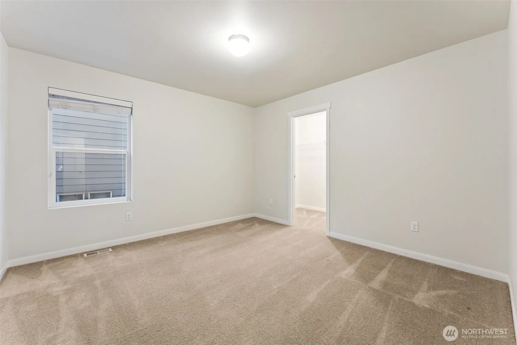 9526 S 235th Place , Kent, WA 98031