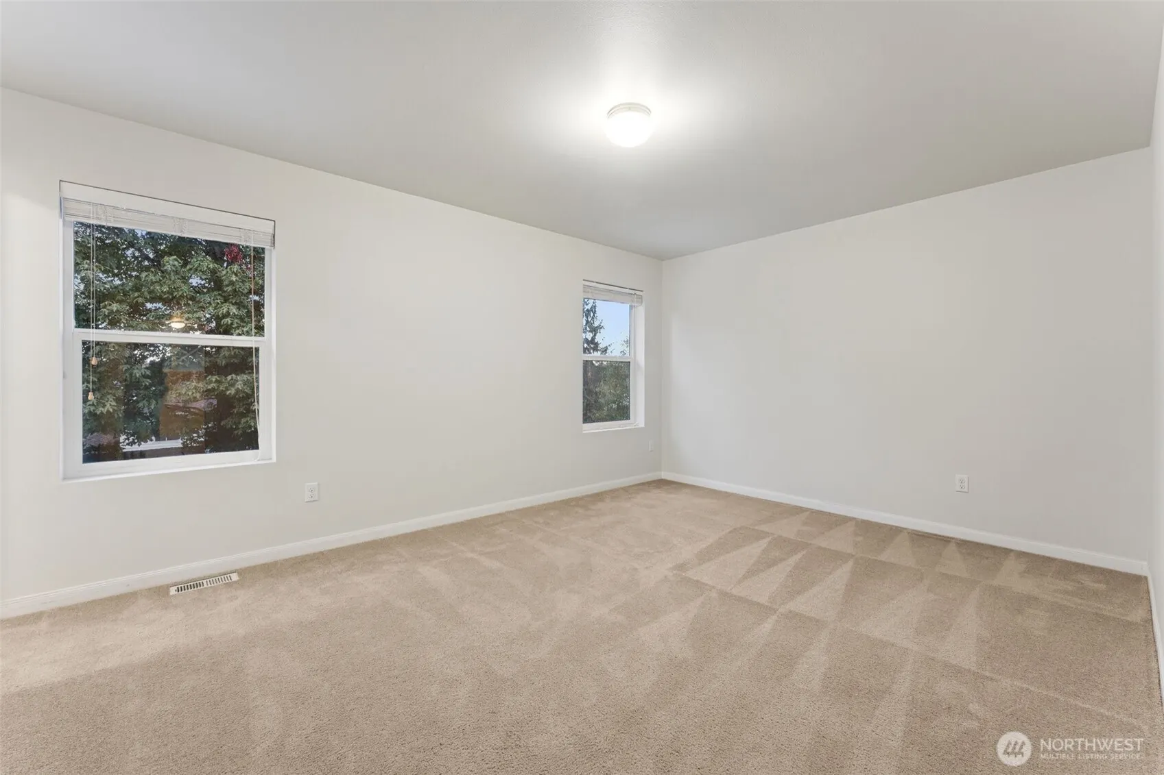 9526 S 235th Place , Kent, WA 98031