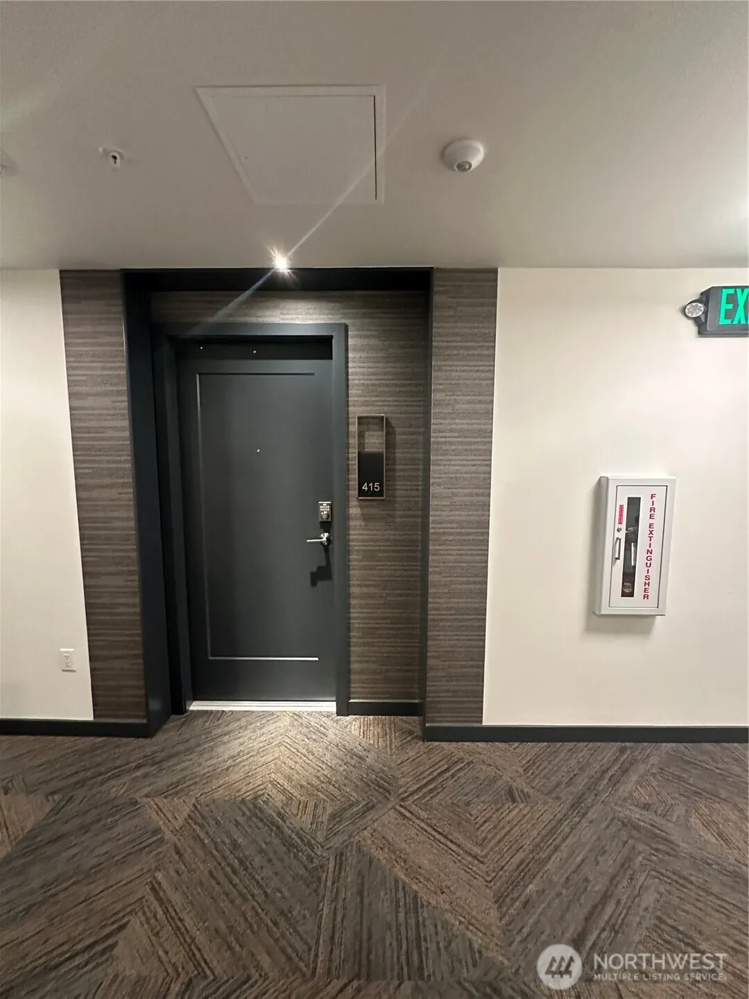 11903 NE 128th Street #415, Kirkland, WA 98034