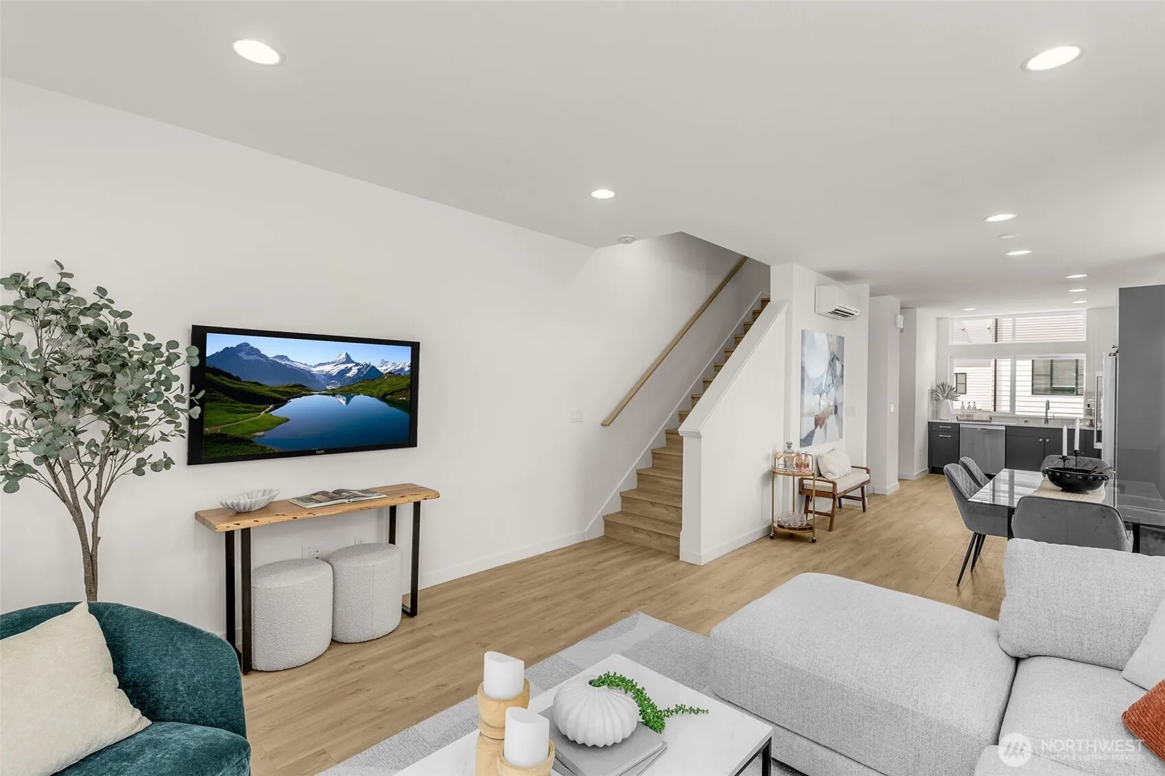 8337 C 12th Avenue NW, Seattle, WA 98117