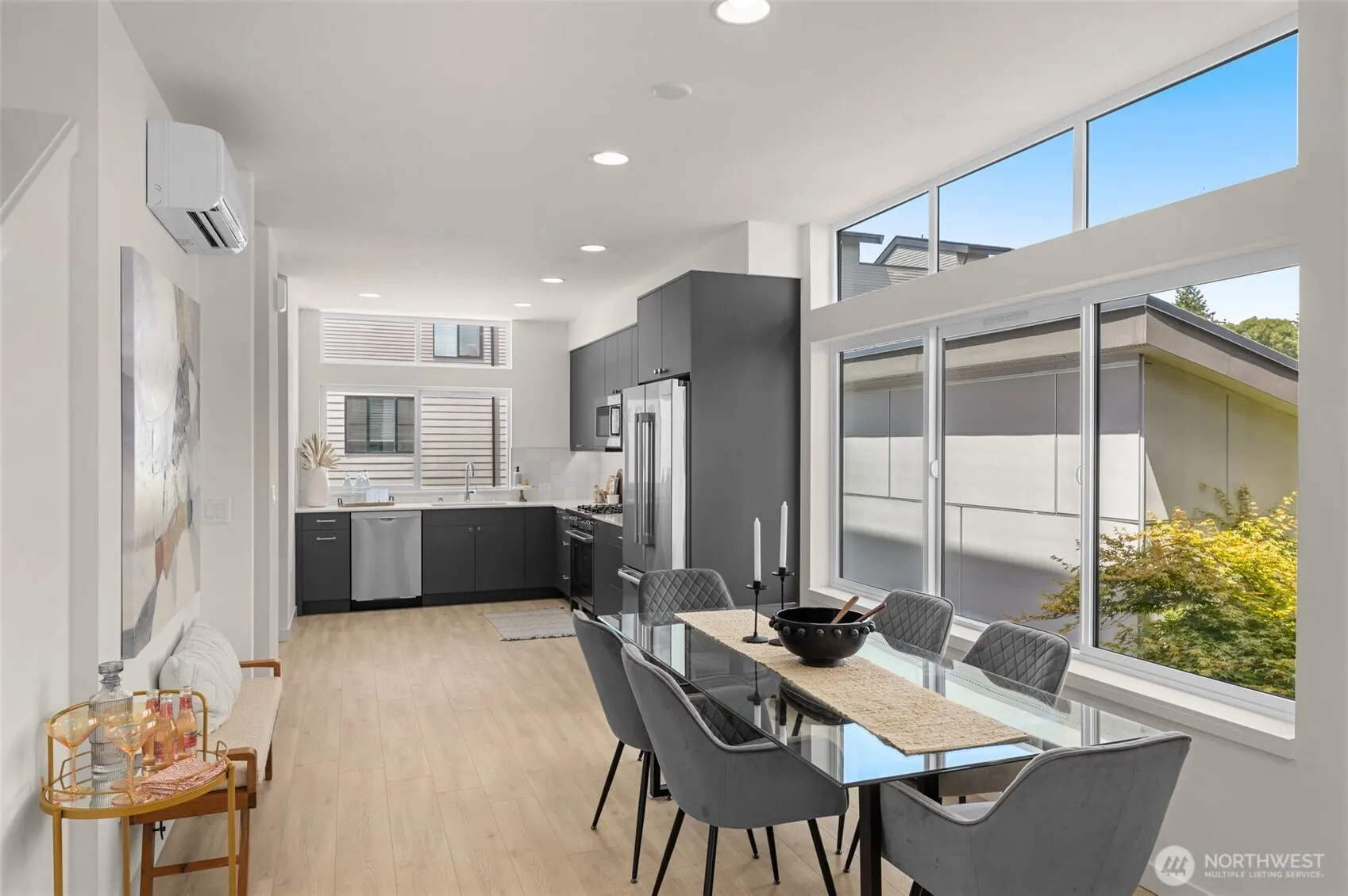 8337 C 12th Avenue NW, Seattle, WA 98117