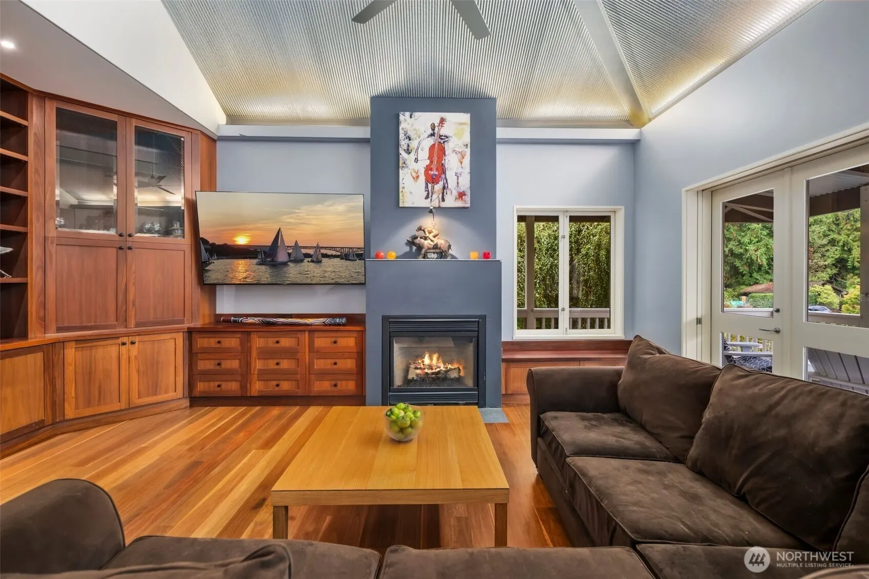 4712 SW Brace Point Drive , Seattle, WA 98136-2612