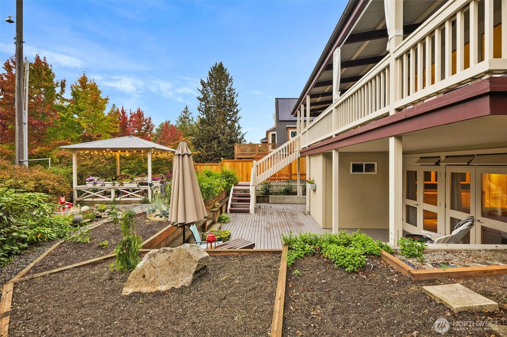 4712 SW Brace Point Drive , Seattle, WA 98136-2612