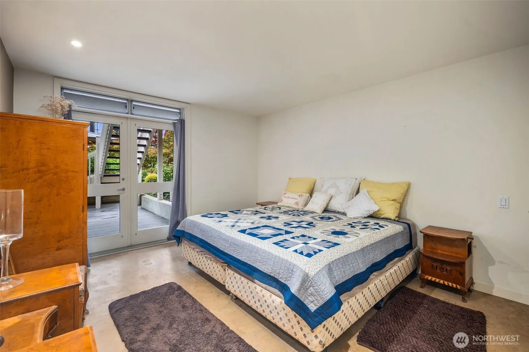 4712 SW Brace Point Drive , Seattle, WA 98136-2612