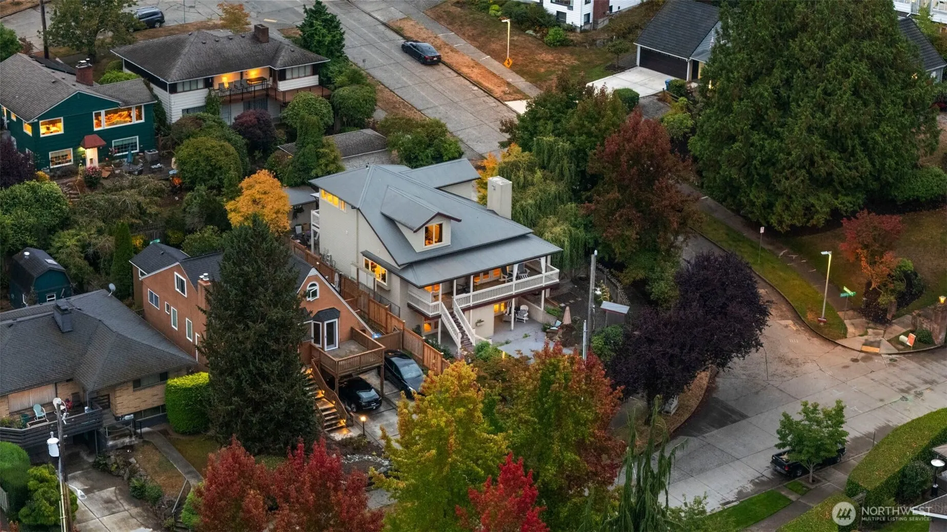 4712 SW Brace Point Drive , Seattle, WA 98136-2612