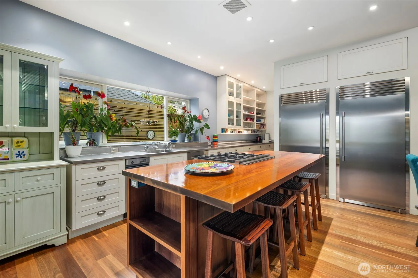 4712 SW Brace Point Drive , Seattle, WA 98136-2612