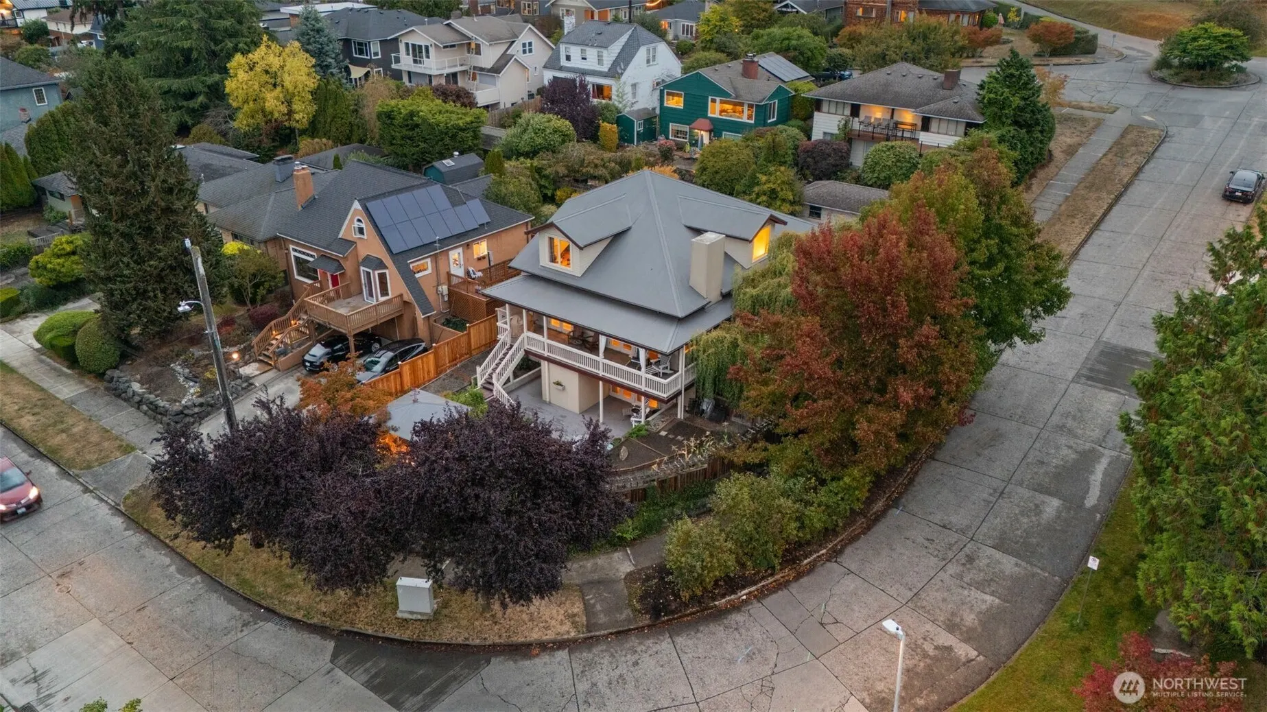 4712 SW Brace Point Drive , Seattle, WA 98136-2612