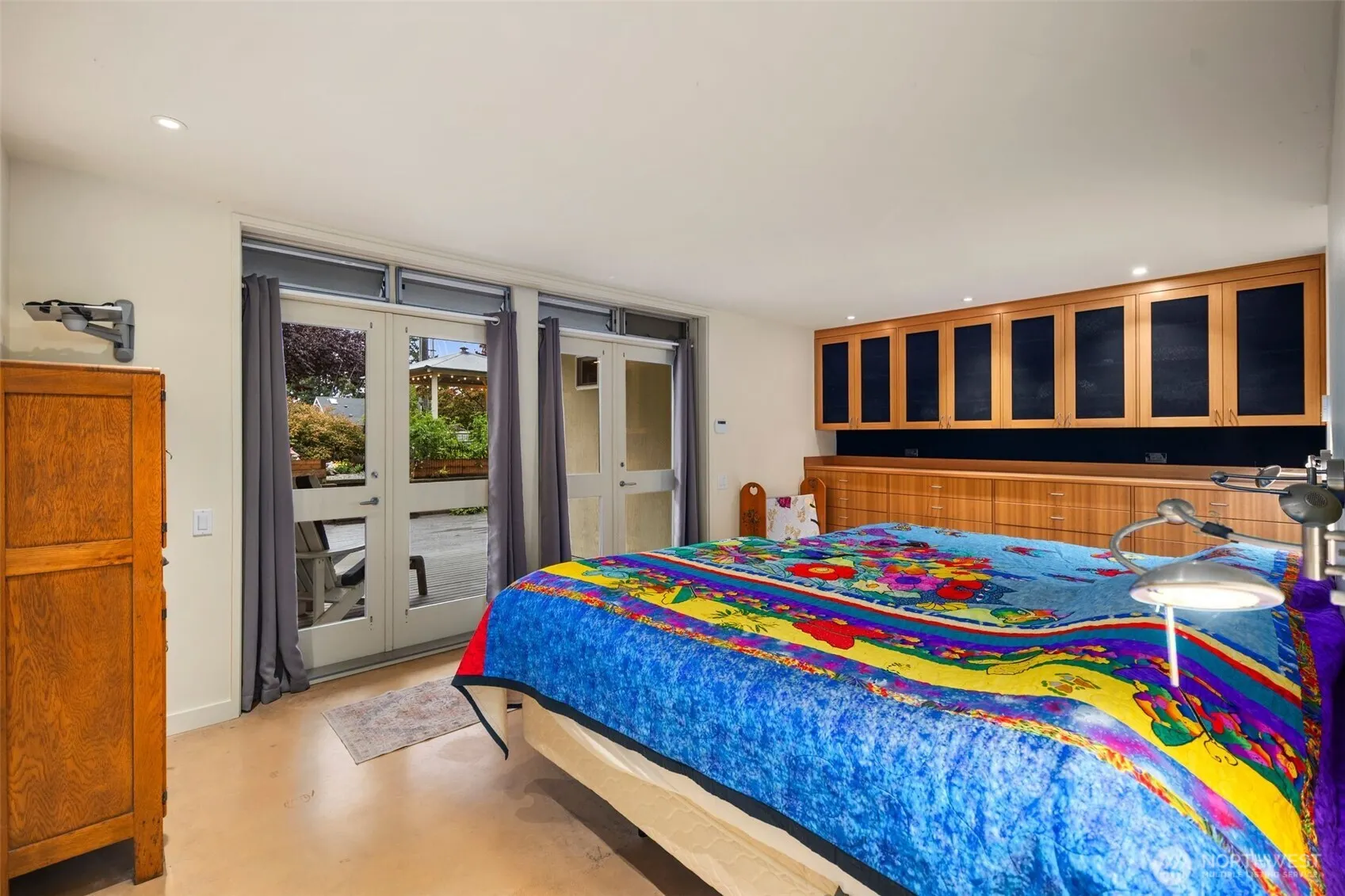 4712 SW Brace Point Drive , Seattle, WA 98136-2612