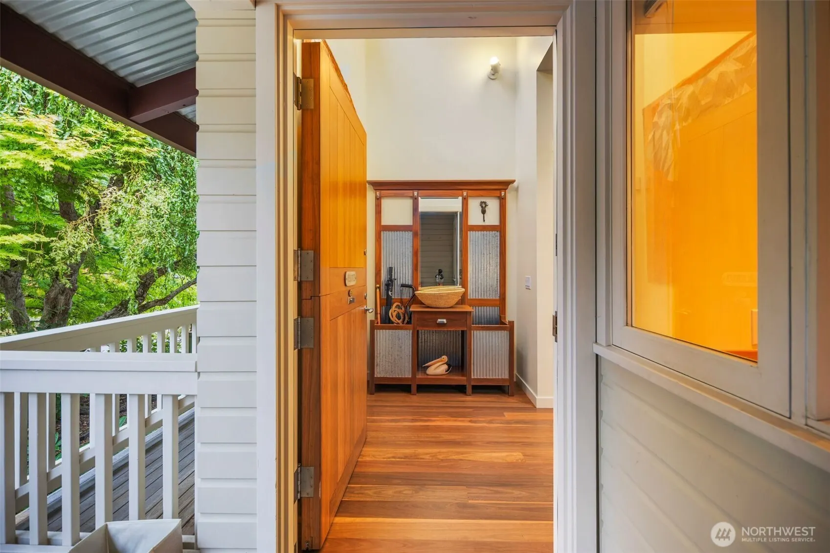 4712 SW Brace Point Drive , Seattle, WA 98136-2612