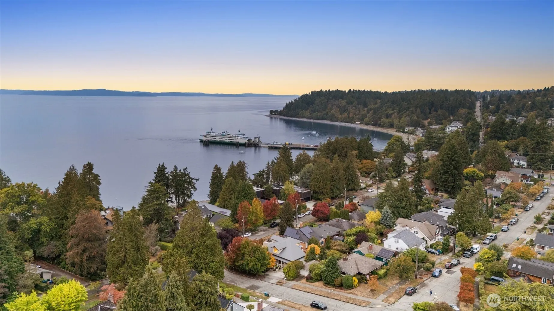 4712 SW Brace Point Drive , Seattle, WA 98136-2612