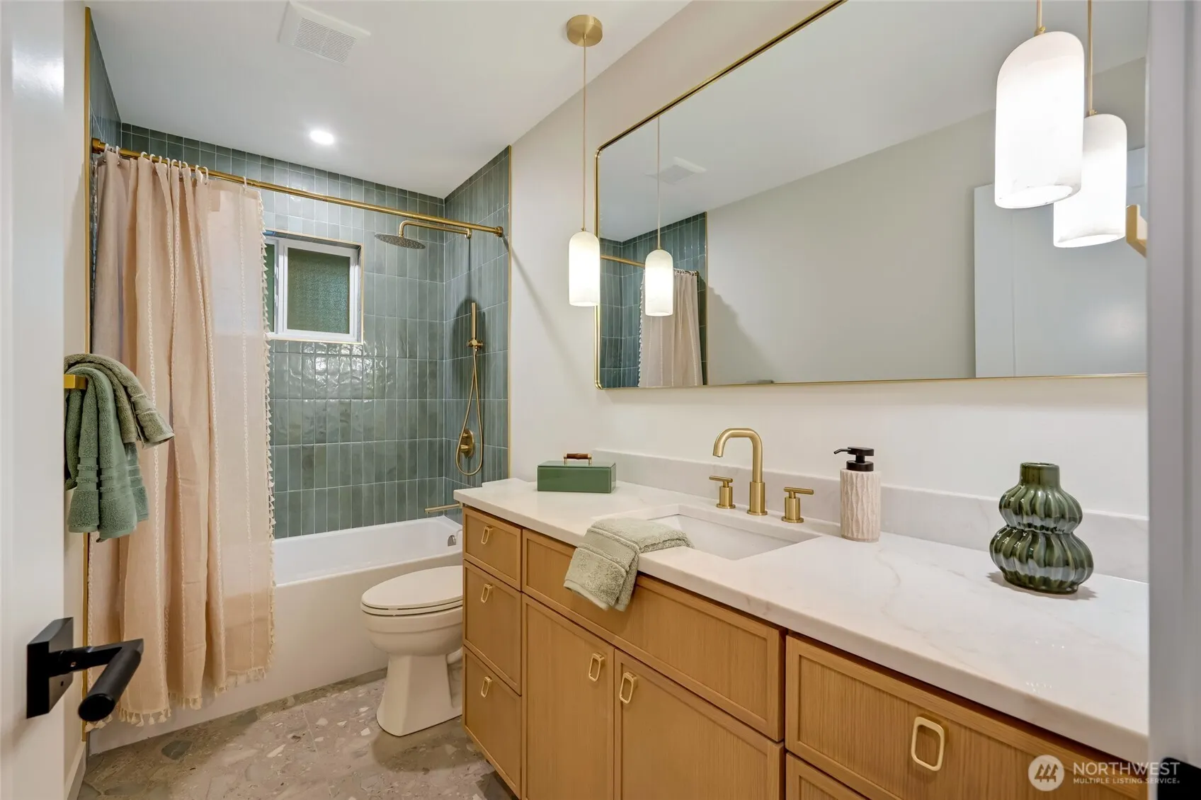 1424 150th Avenue SE, Bellevue, WA 98007