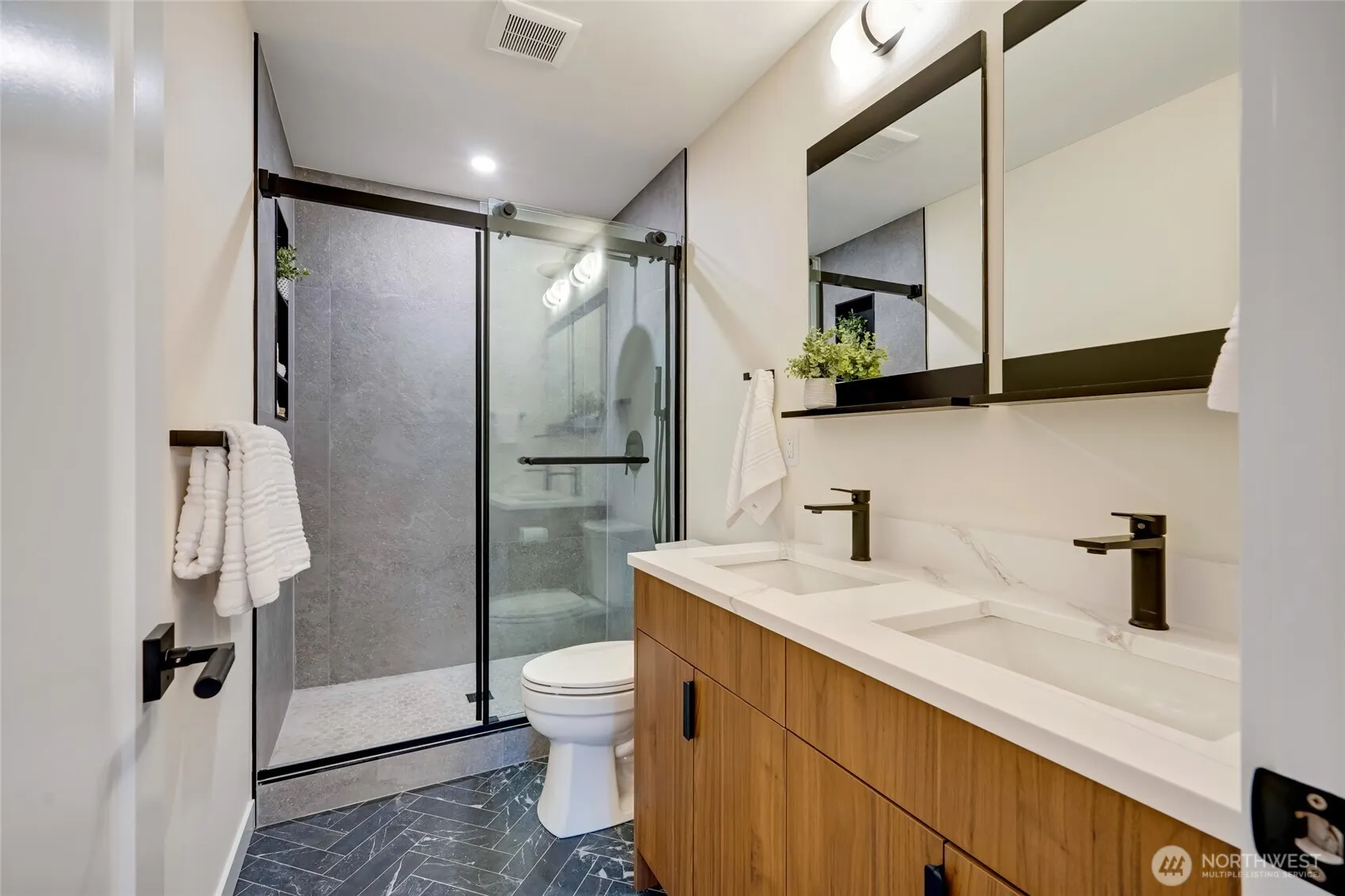 1424 150th Avenue SE, Bellevue, WA 98007