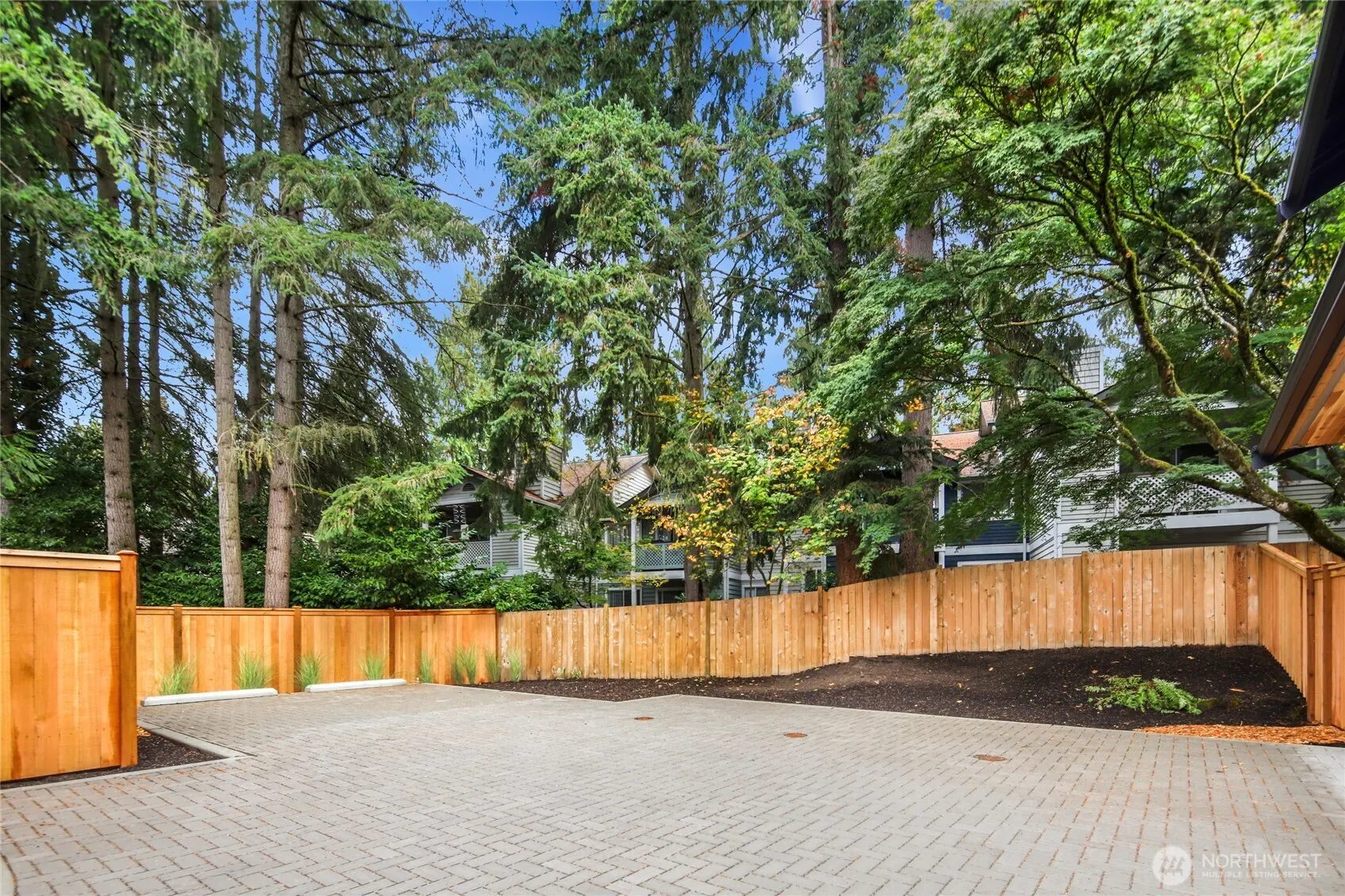 6818 128th Avenue NE, Kirkland, WA 98033