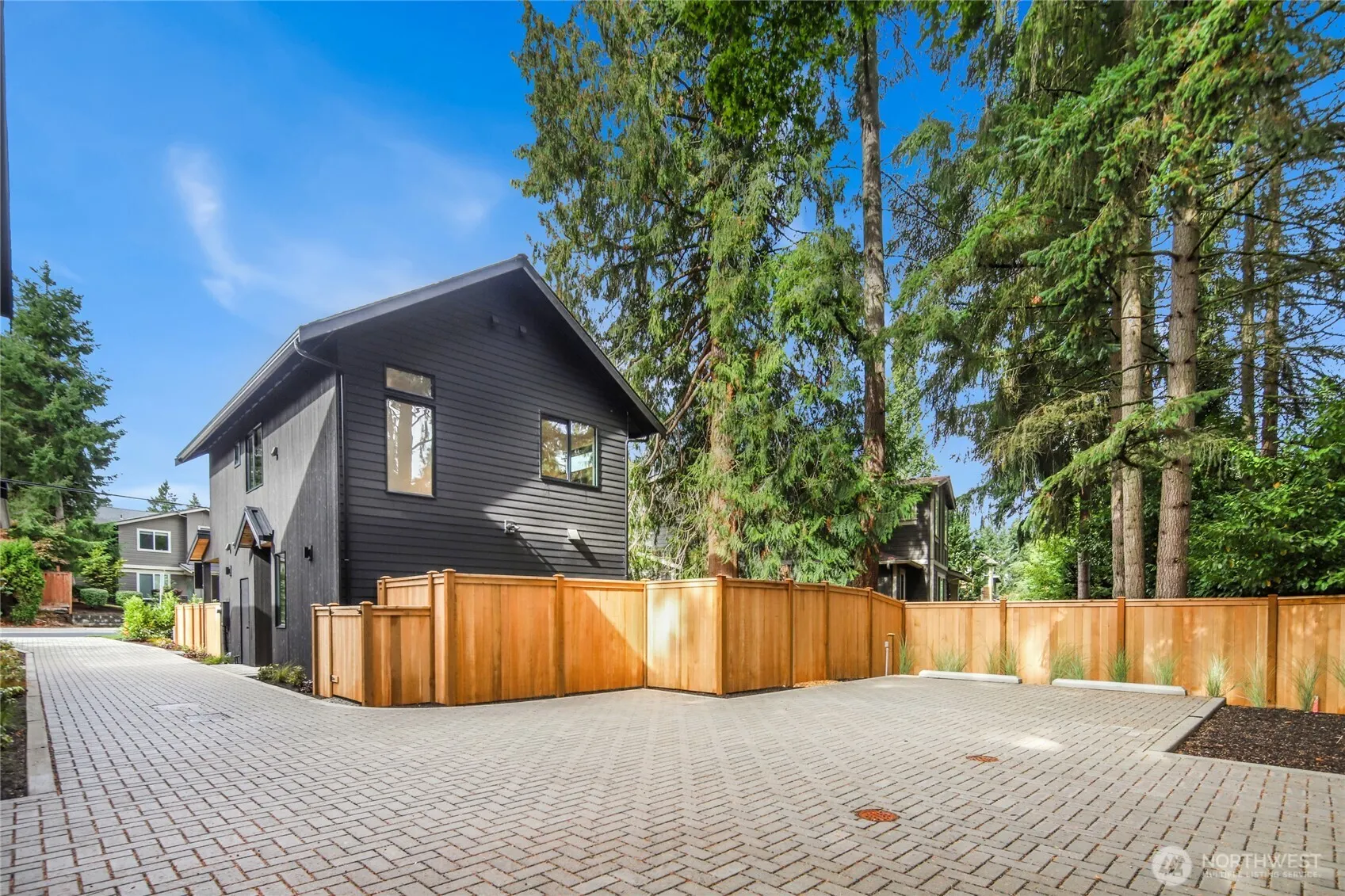 6818 128th Avenue NE, Kirkland, WA 98033