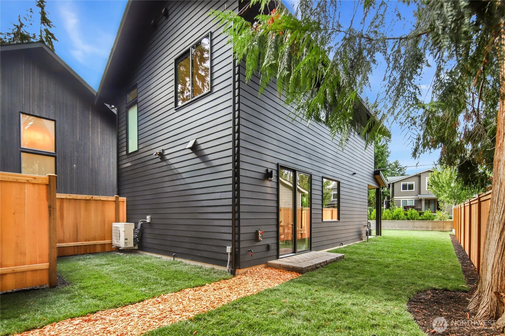 6818 128th Avenue NE, Kirkland, WA 98033