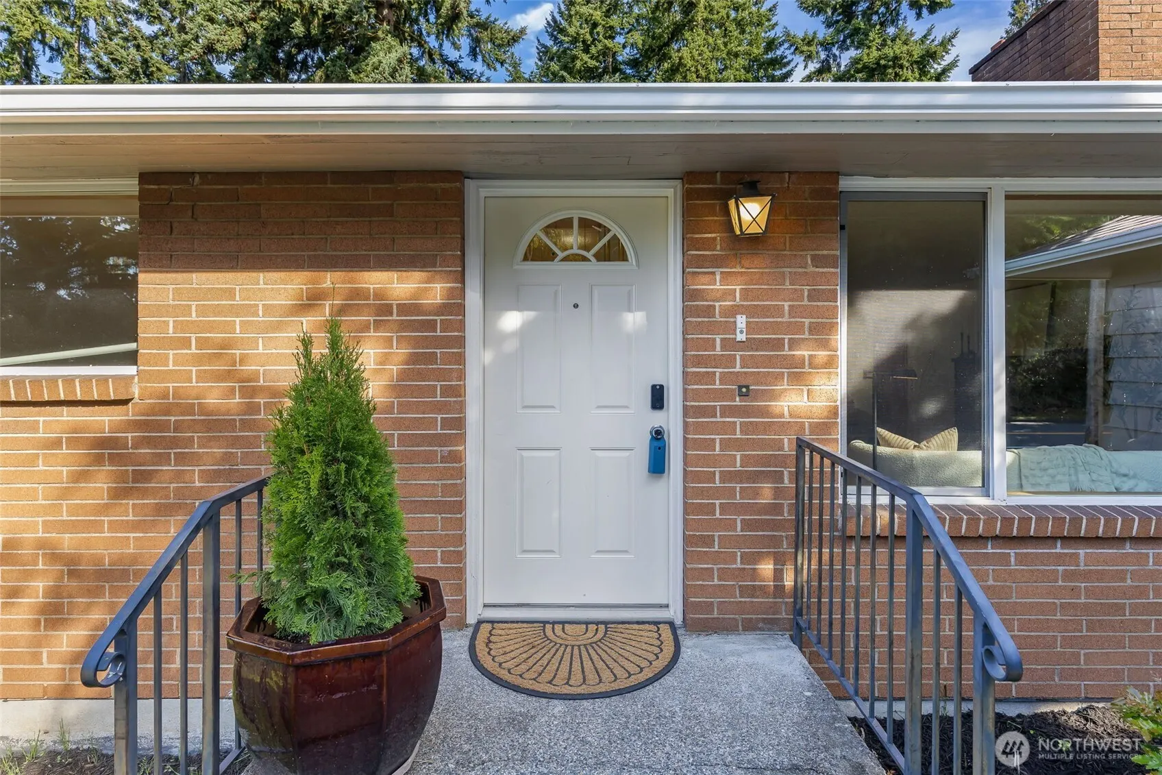 836 SW 128th Street , Seattle, WA 98146