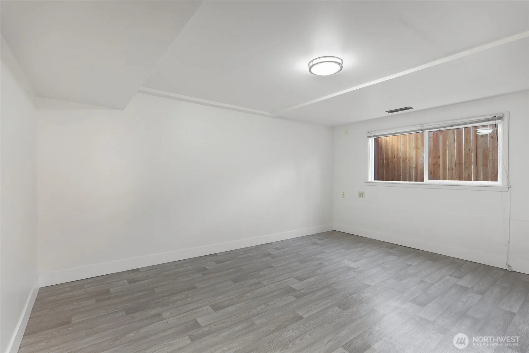 836 SW 128th Street , Seattle, WA 98146