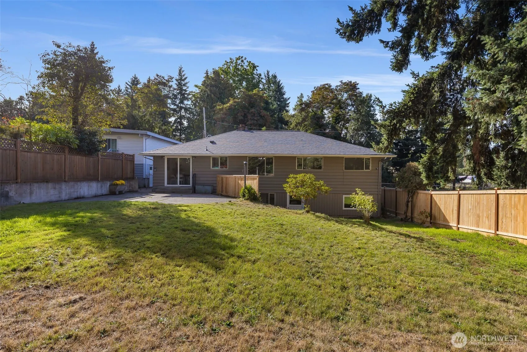 836 SW 128th Street , Seattle, WA 98146