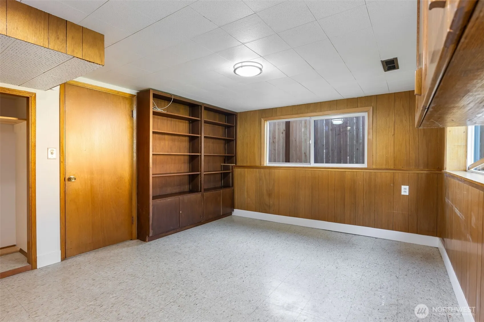 836 SW 128th Street , Seattle, WA 98146