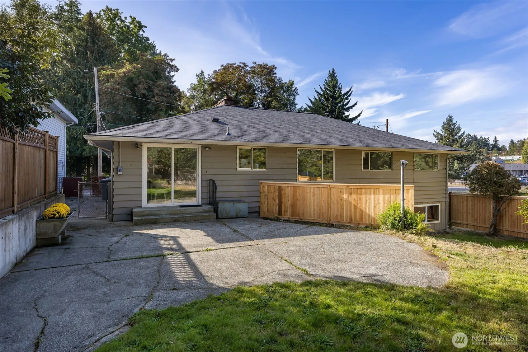 836 SW 128th Street , Seattle, WA 98146