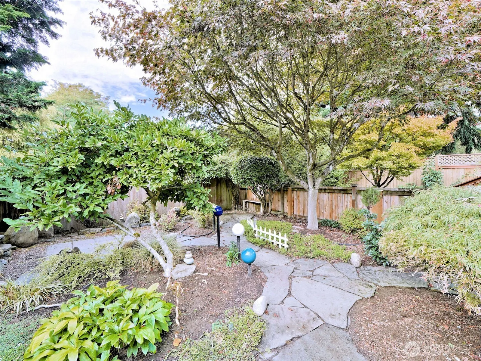 9051 Burke Avenue N, Seattle, WA 98103