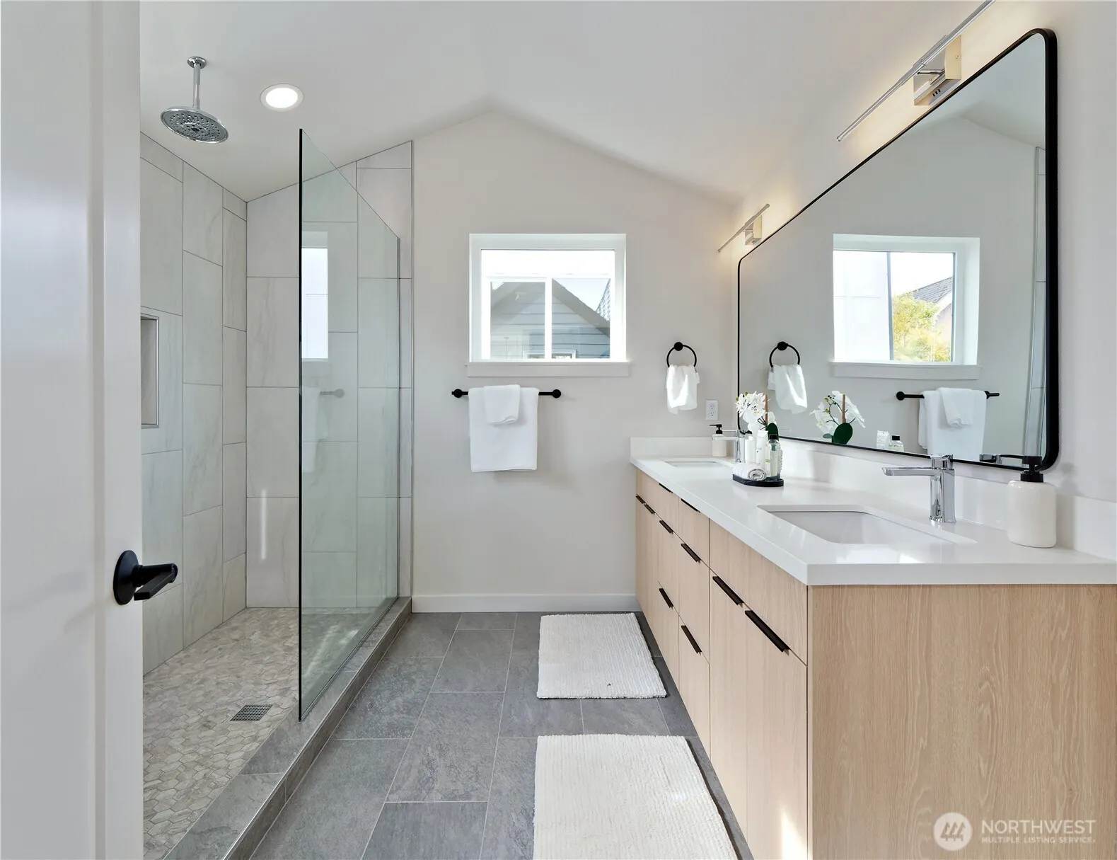 6918 Flora Avenue S, Seattle, WA 98108