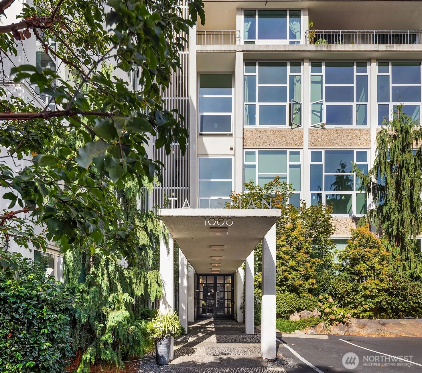 1000 Union Street #Ph-D, Seattle, WA 98101