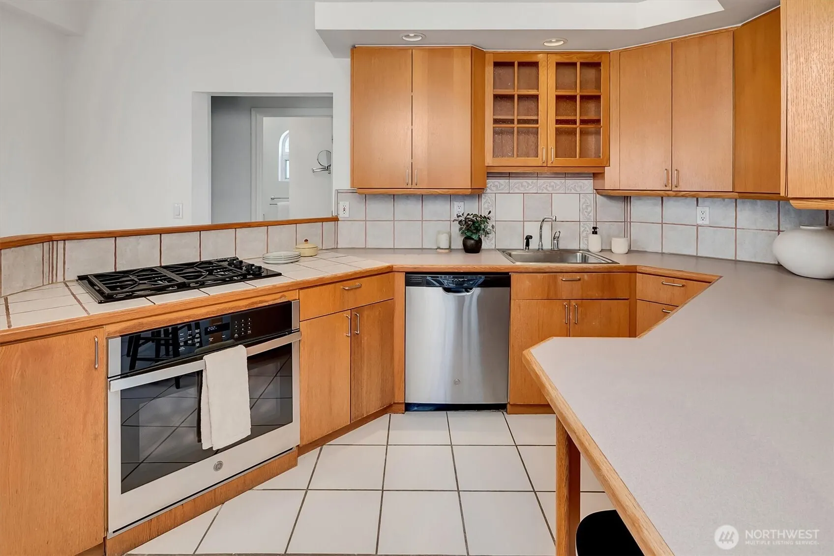 321 W Garfield , Seattle, WA 98119
