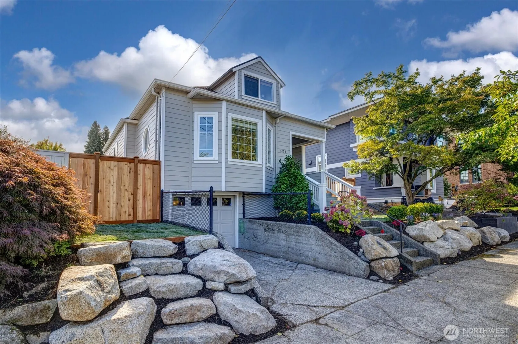 321 W Garfield , Seattle, WA 98119