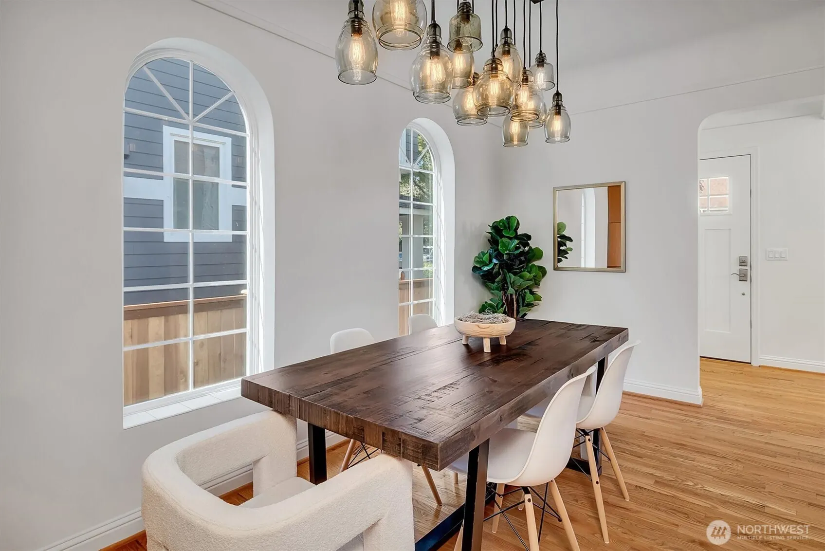 321 W Garfield , Seattle, WA 98119