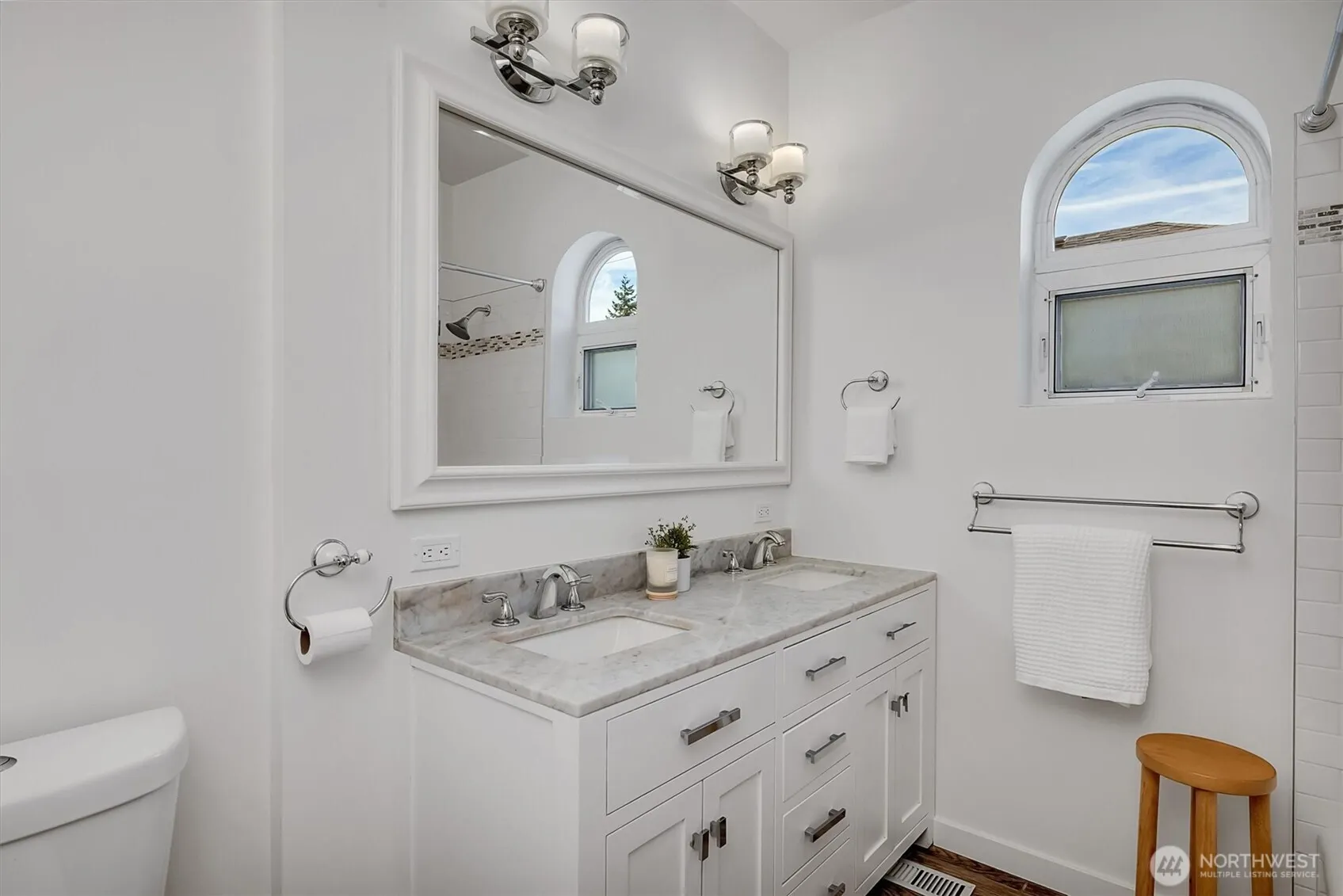 321 W Garfield , Seattle, WA 98119