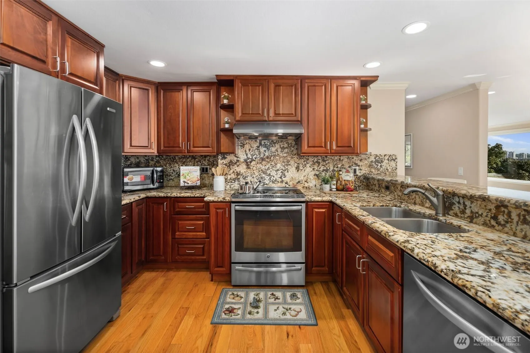 559 McGraw Street #402, Seattle, WA 98109