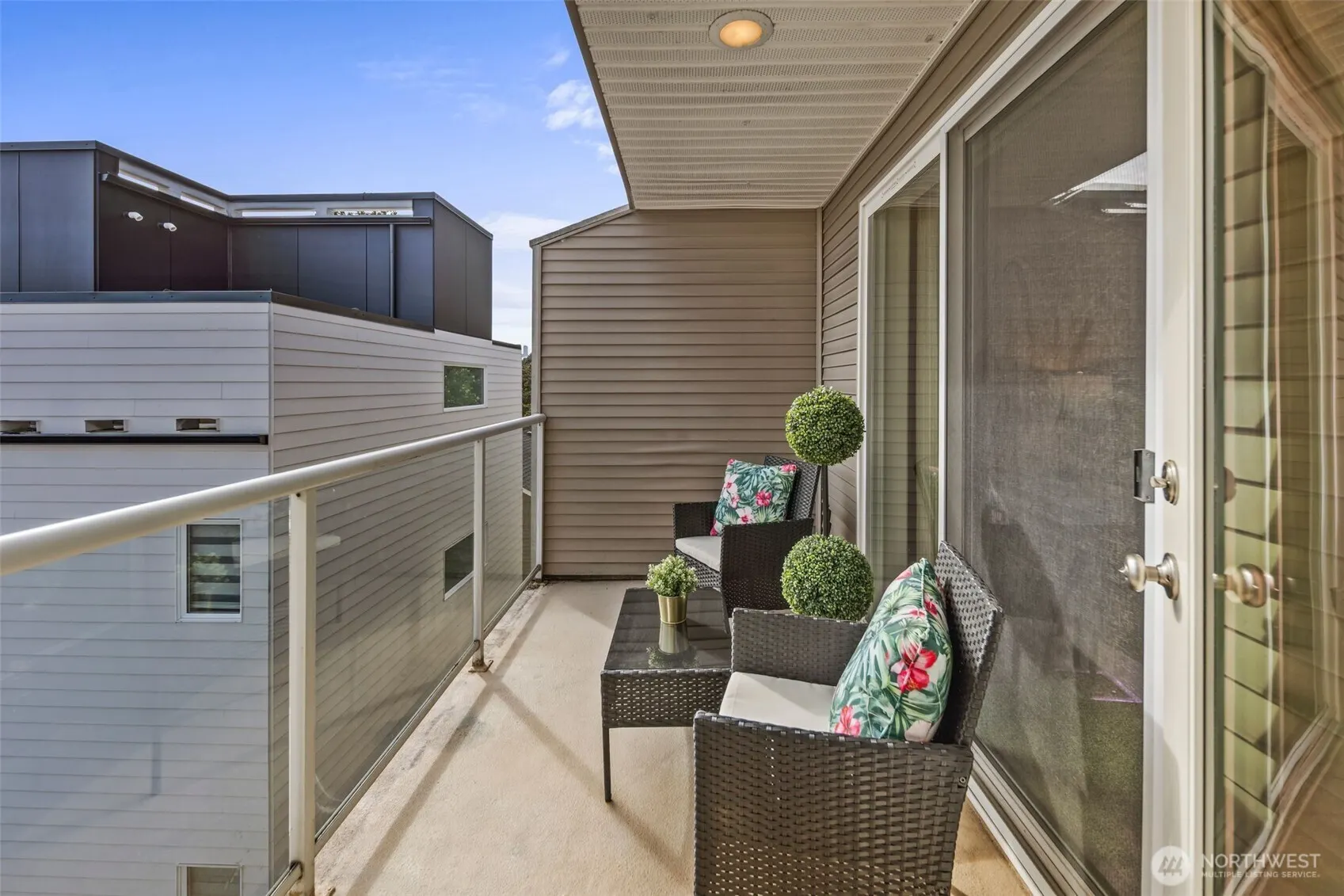559 McGraw Street #402, Seattle, WA 98109