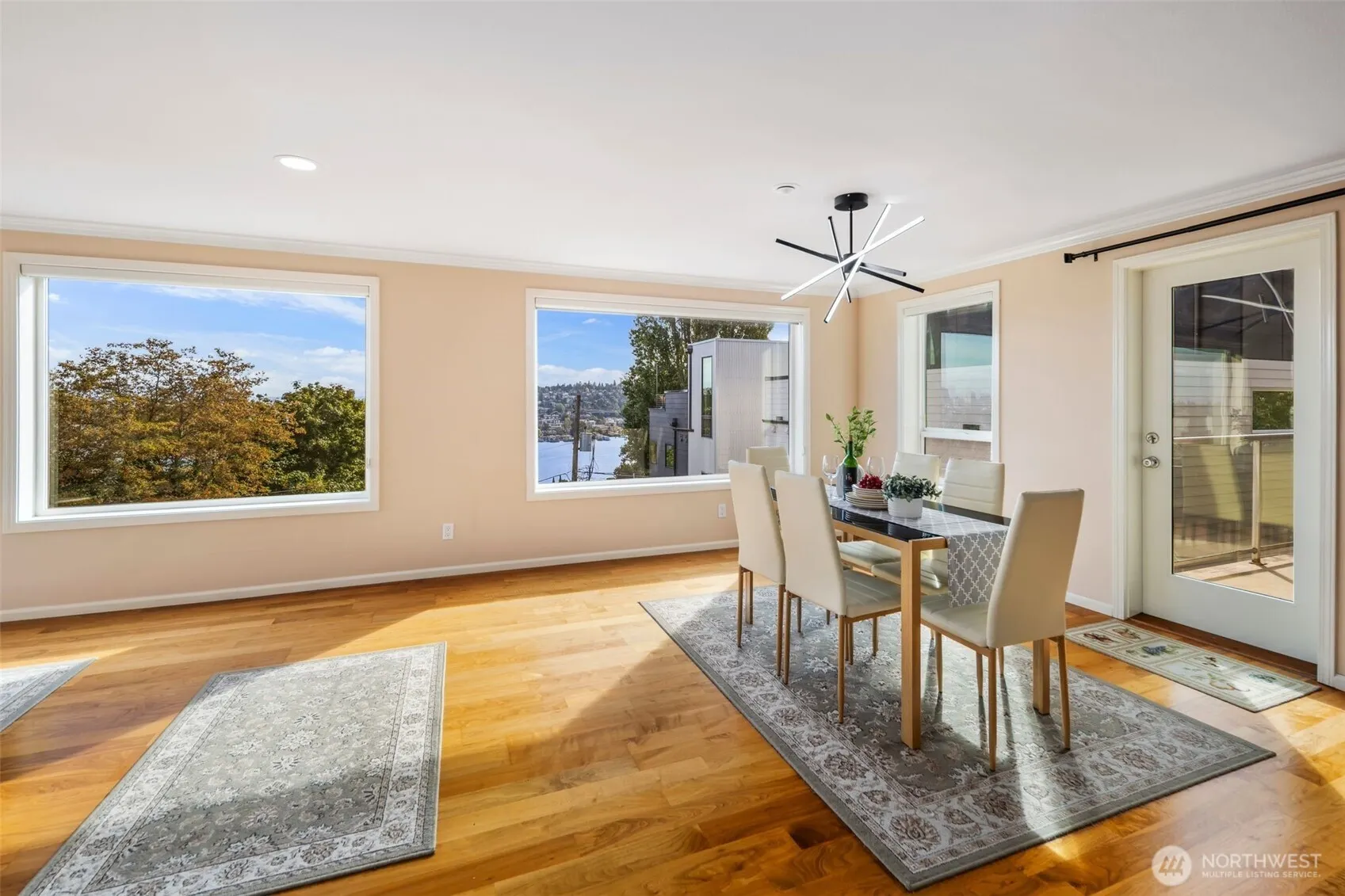 559 McGraw Street #402, Seattle, WA 98109