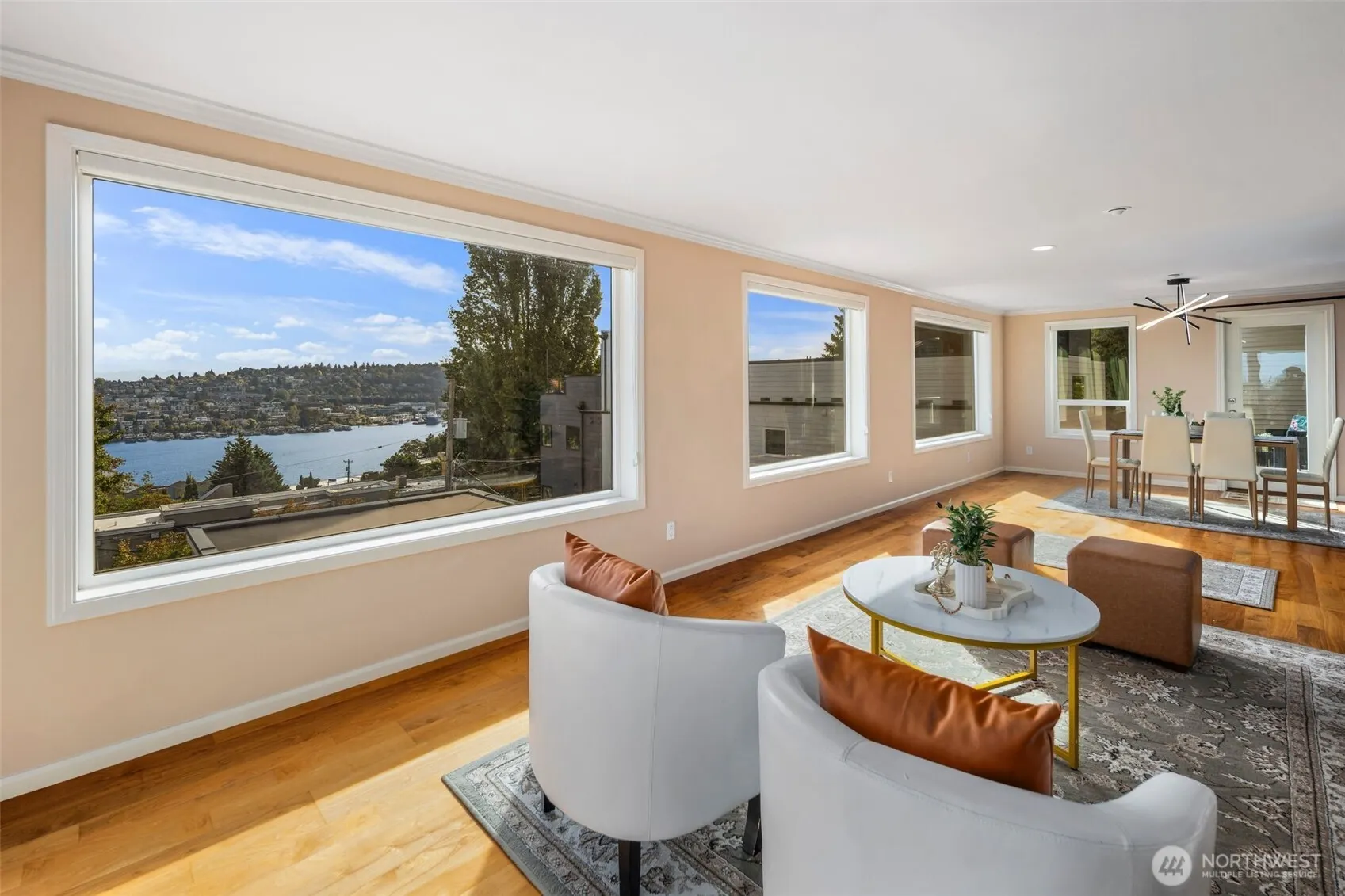 559 McGraw Street #402, Seattle, WA 98109