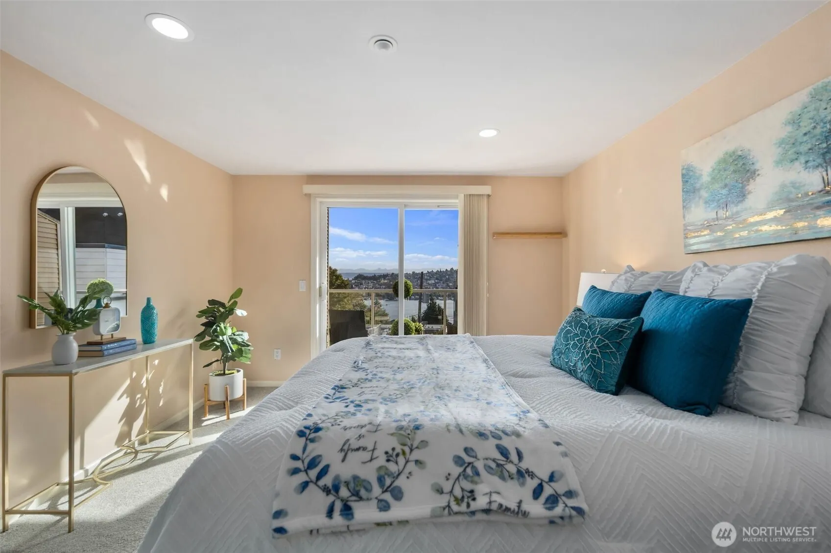 559 McGraw Street #402, Seattle, WA 98109