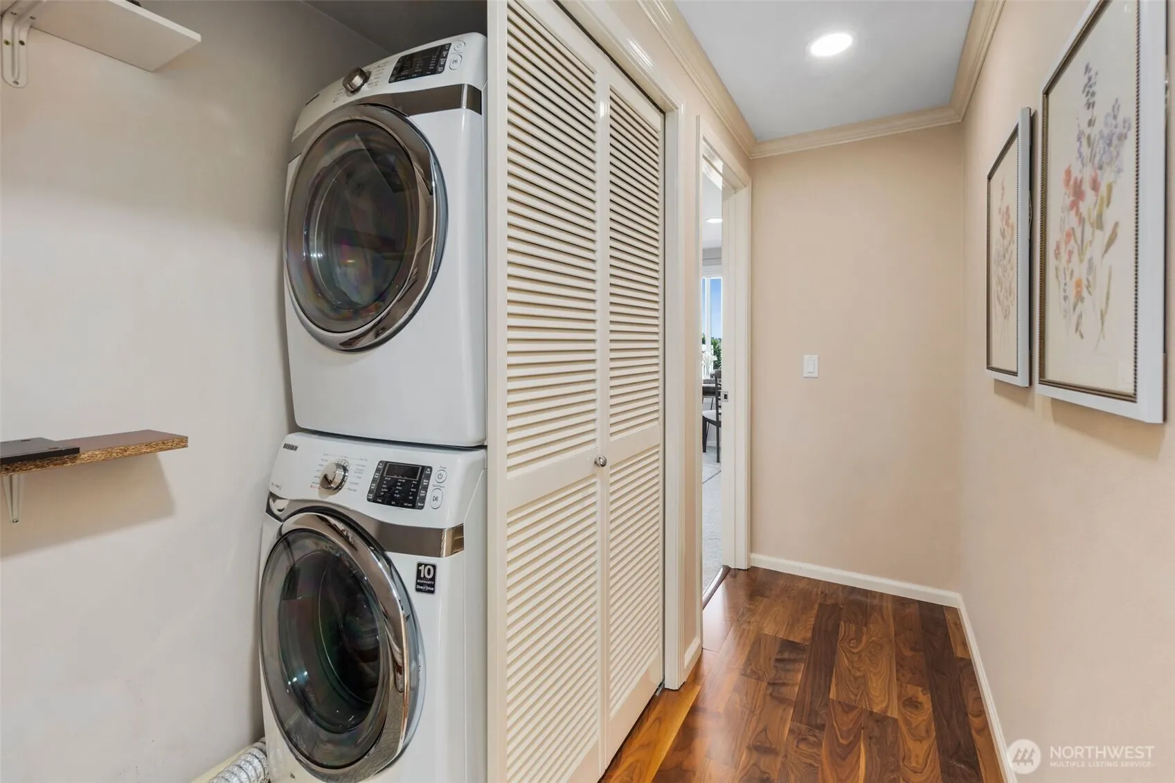 559 McGraw Street #402, Seattle, WA 98109