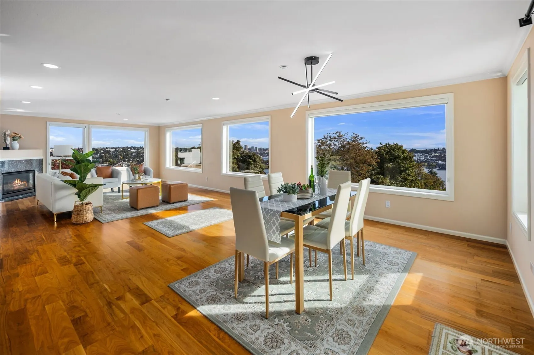 559 McGraw Street #402, Seattle, WA 98109