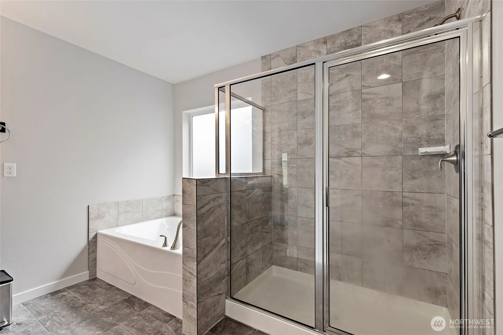 15826 Meridian Avenue S, Bothell, WA 98012-5783