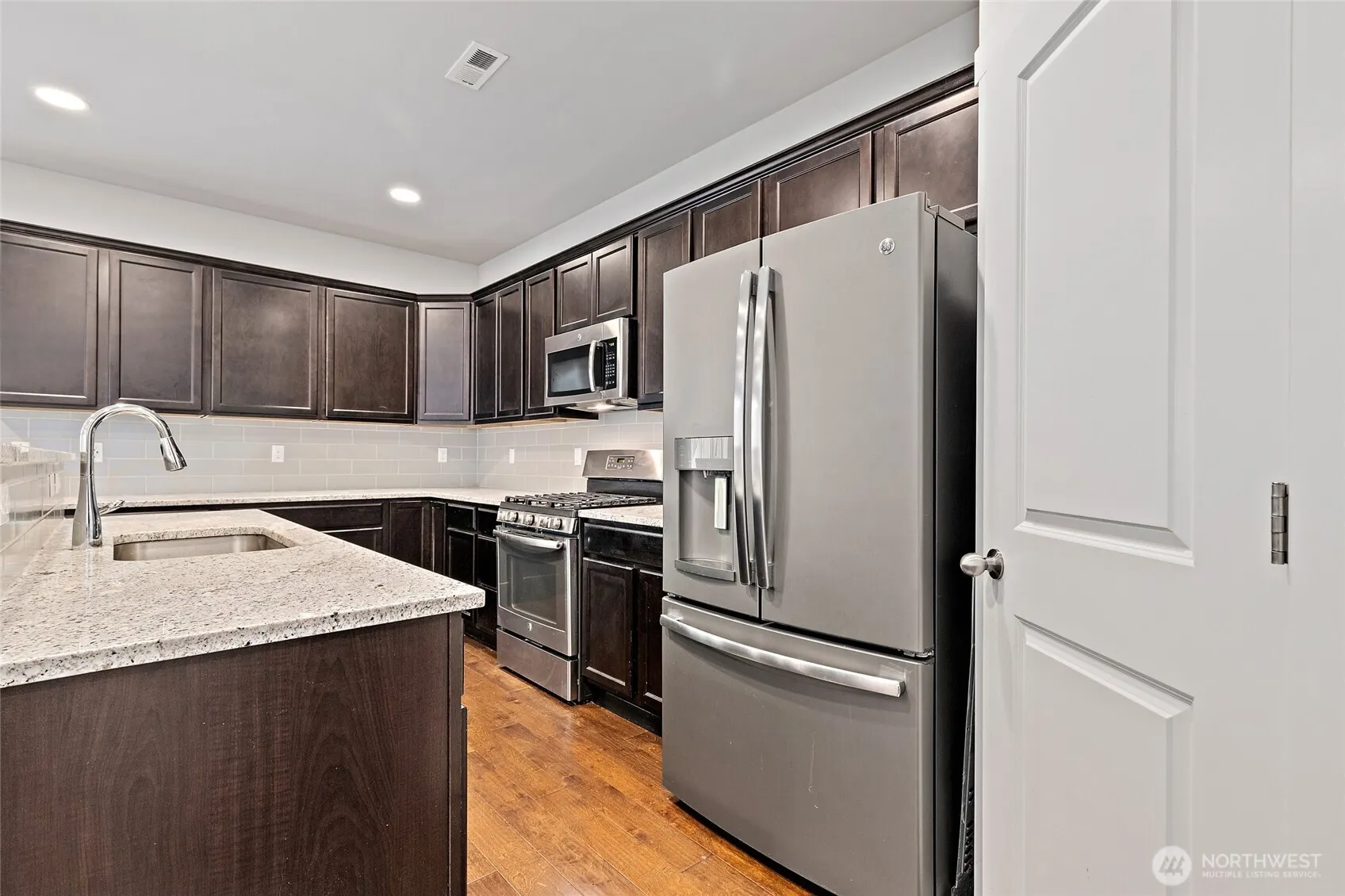 15826 Meridian Avenue S, Bothell, WA 98012-5783