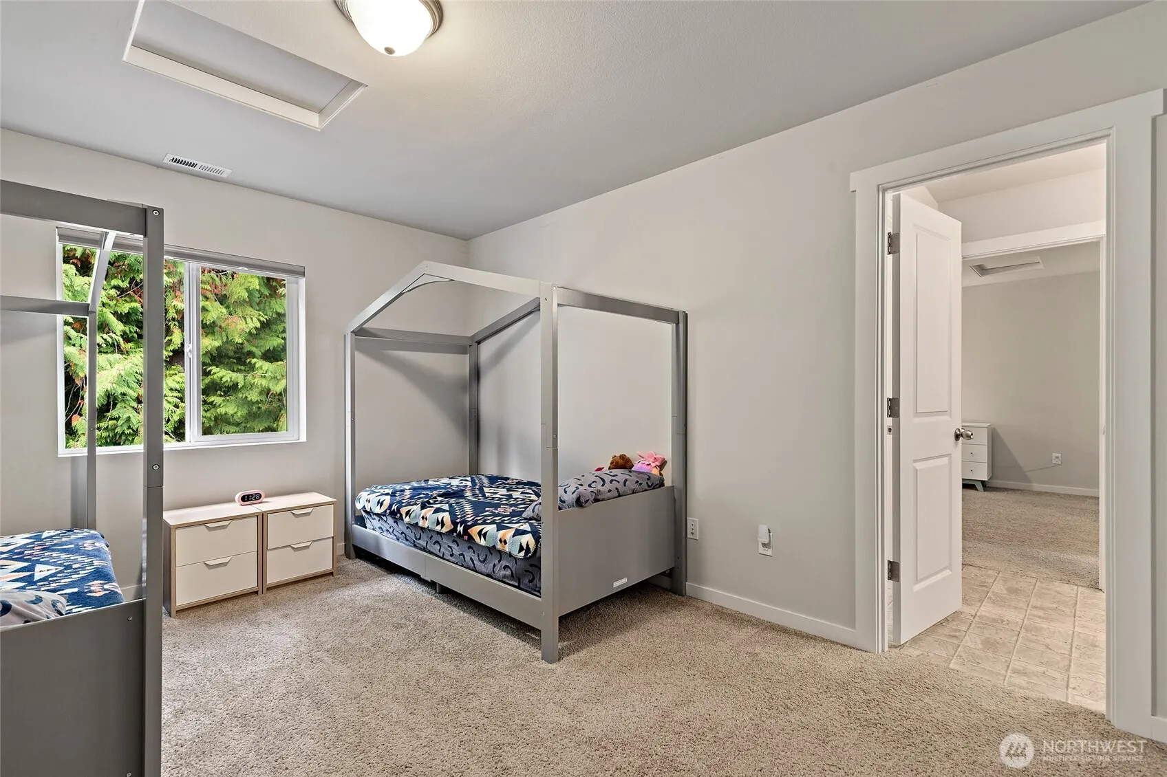 15826 Meridian Avenue S, Bothell, WA 98012-5783