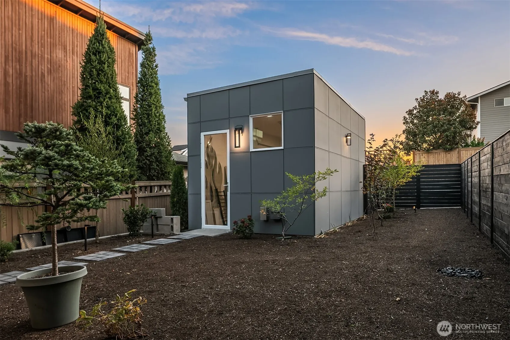 419 14th Avenue W, Kirkland, WA 98033