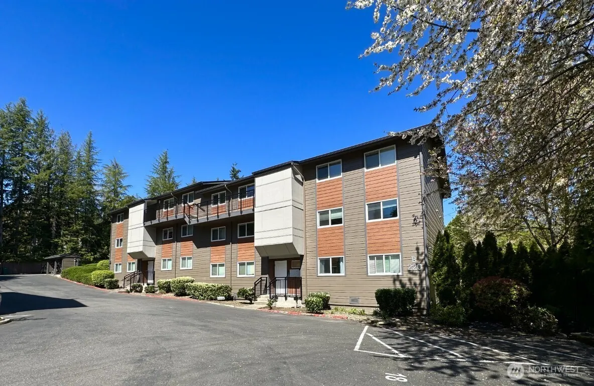 220 SW Clark Street #B101, Issaquah, WA 98027