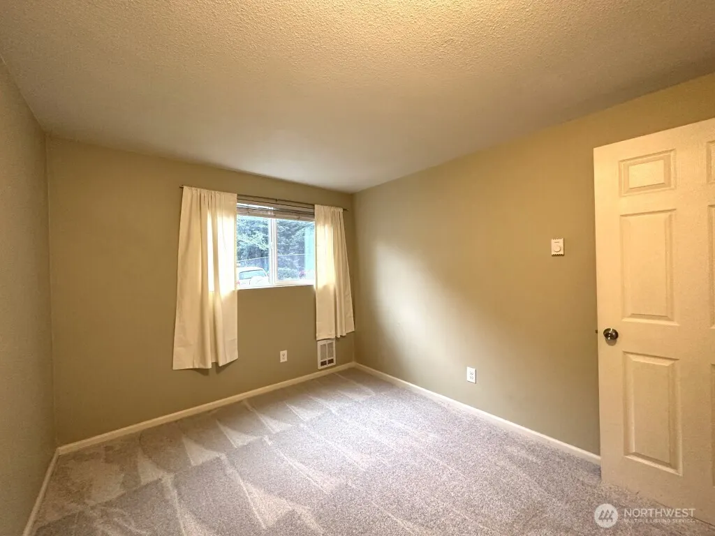 220 SW Clark Street #B101, Issaquah, WA 98027