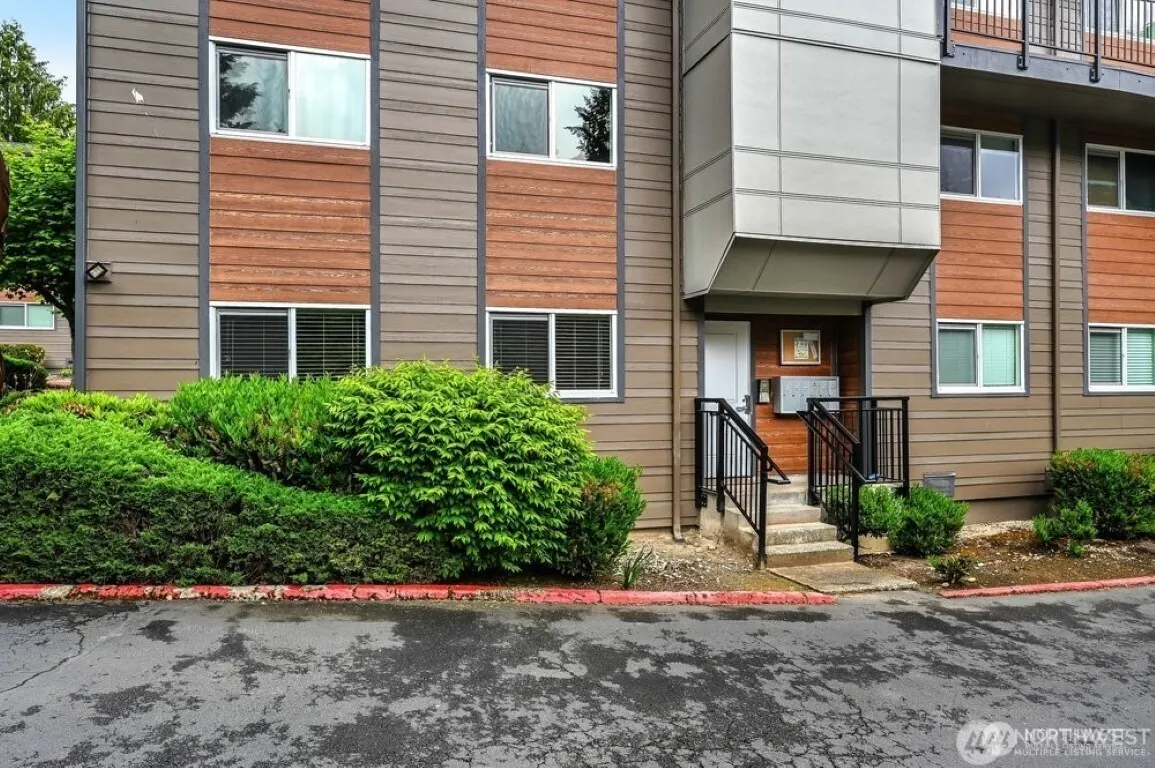 220 SW Clark Street #B101, Issaquah, WA 98027