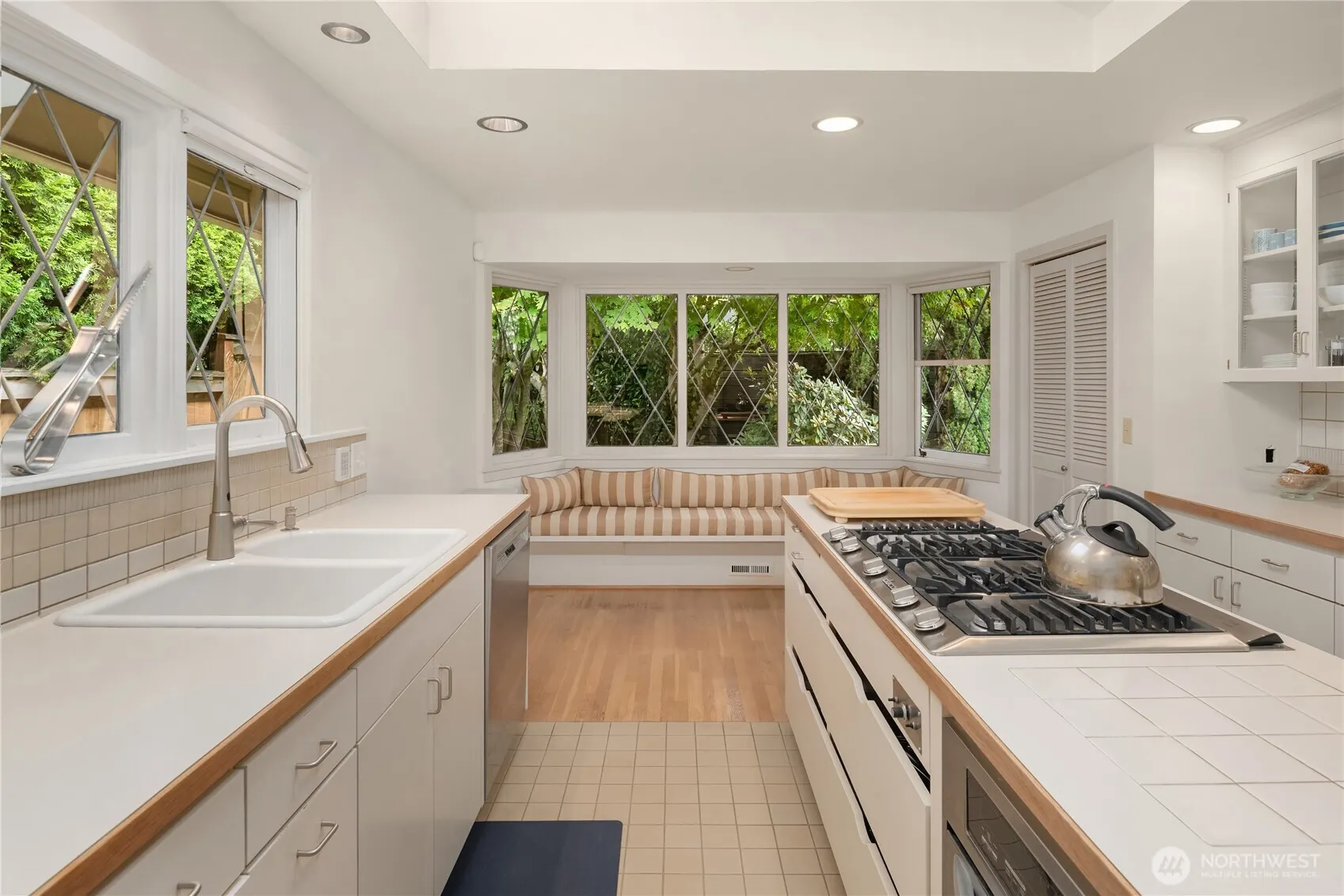2124 Broadmoor Drive E, Seattle, WA 98112