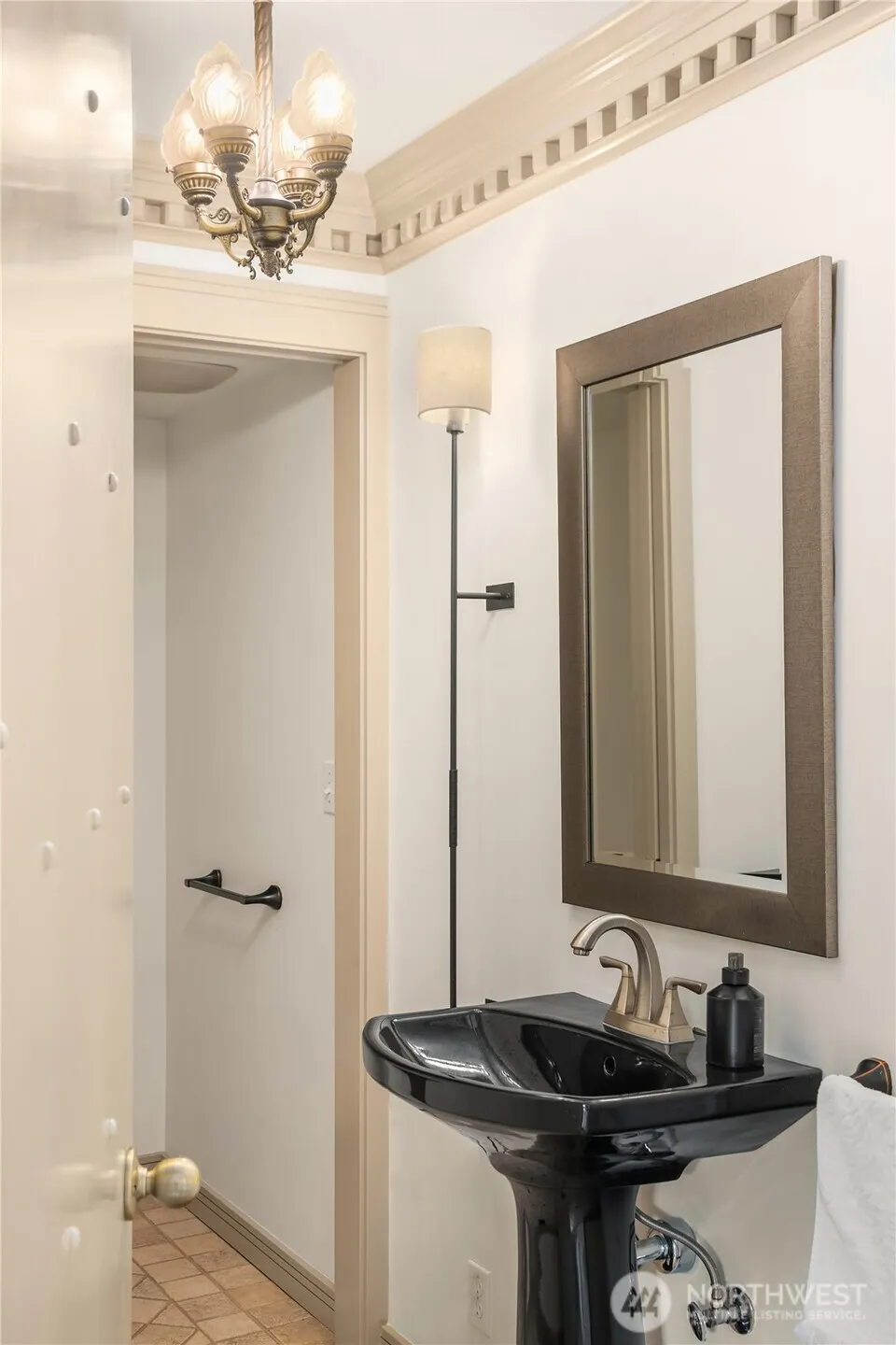 2124 Broadmoor Drive E, Seattle, WA 98112
