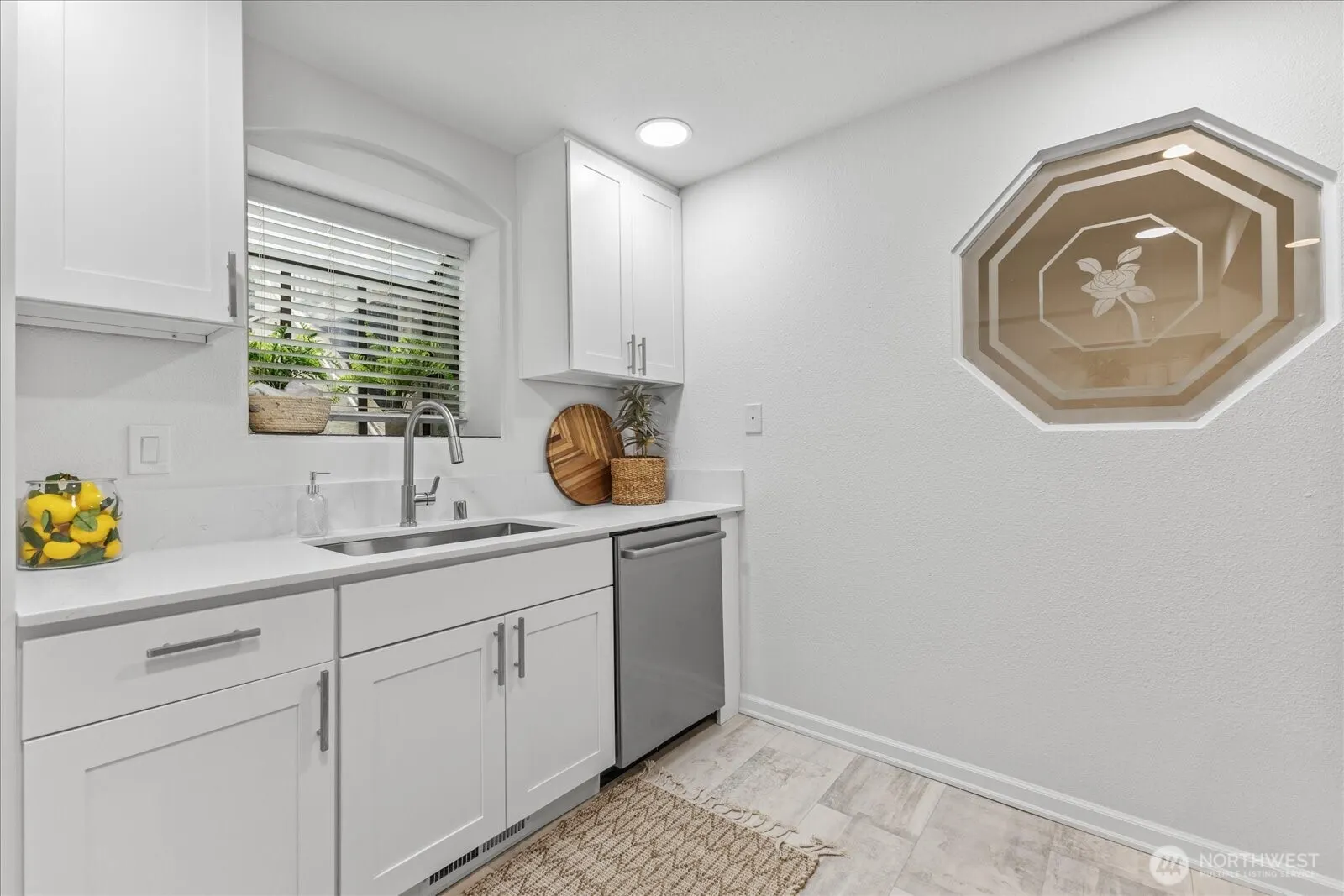 3921 108th Avenue NE #A101, Bellevue, WA 98004