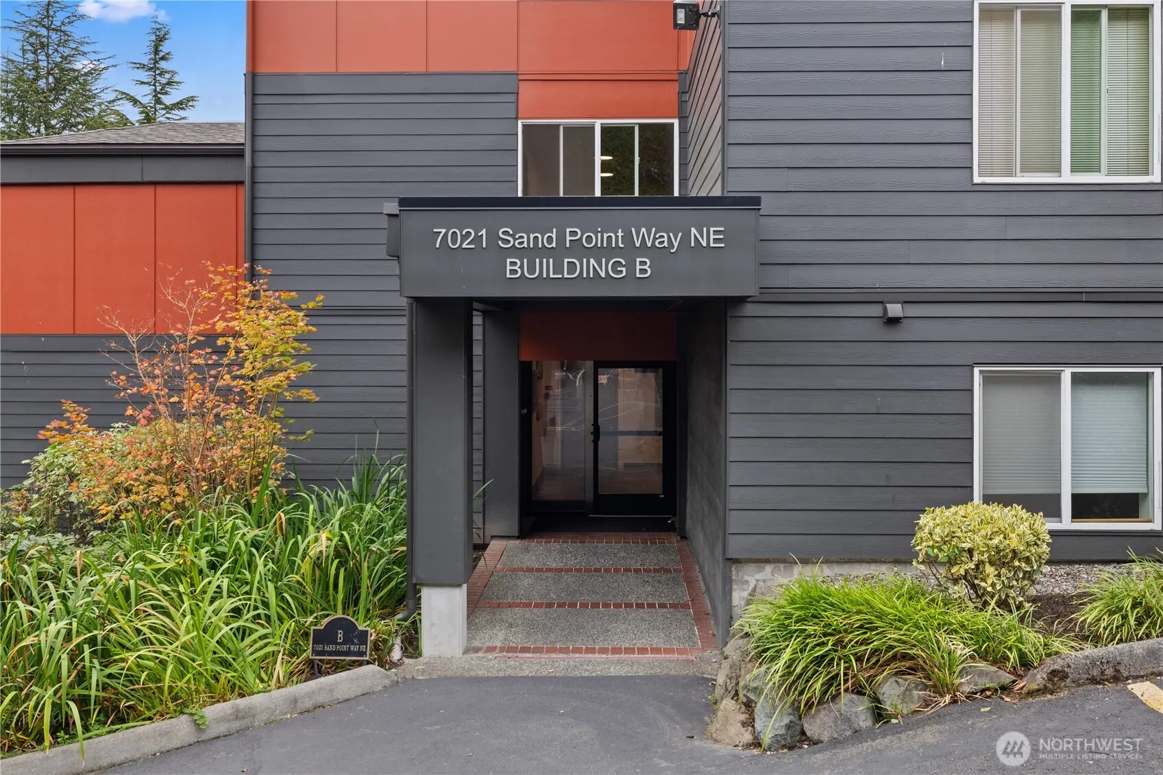 7021 Sand Point Way #B204, Seattle, WA 98115