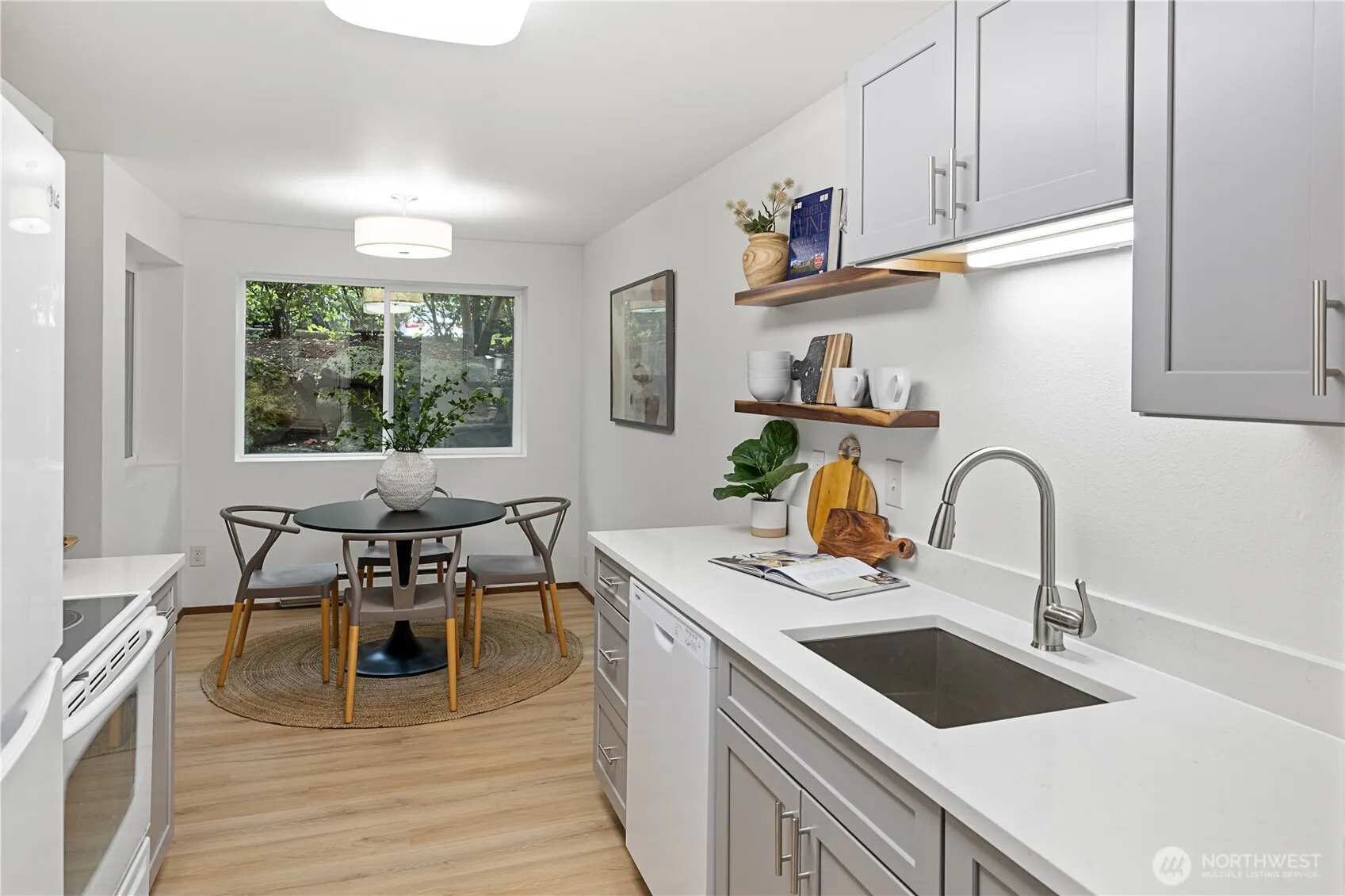 7021 Sand Point Way #B204, Seattle, WA 98115